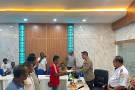 Puluhan nelayan Manokwari terima sertifikat elektronik e-pas