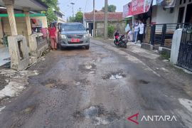 Kabupaten Bogor menganggarkan Rp5,39 miliar membangun jalan Ciampea-Tenjolaya