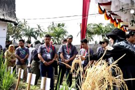 Peserta Penas Tani ke-XVI kunjungi Nagari Tabek Kampung Padi Salibu