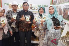 Asam Sunti Abdya laris manis di Penas KTNA Padang