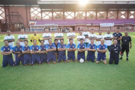 "Fun Football", Indra Sjafri tanding lawan tim Wali Kota Surabaya