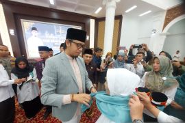 Wali Kota lepas secara resmi 295 Calon Haji Bukittinggi 2023