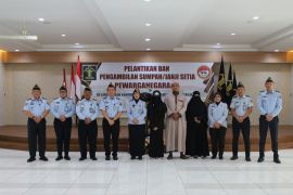 Kemenkumham Kepri ambil sumpah setia WN Singapura jadi WNI