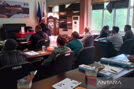 Bangka Barat latih juru sembelih hewan kurban