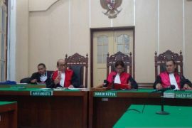 Dudy Sinaga, warga Pekanbaru divonis enam tahun karena nekad edarkan sabu