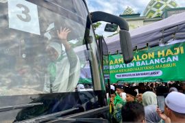 Bupati berpesan jamaah calon haji Balangan jaga kesehatan dan taati aturan
