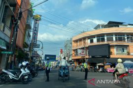 Polres Garut beri tilang manual seribuan pelanggar sejak diberlakukan