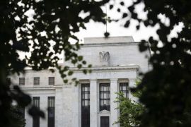 Rupiah melemah  seiring Trump hentikan rencana ganti Gubernur The Fed