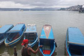 Speed boat sarana transportasi alternatif  bagi warga Ambon