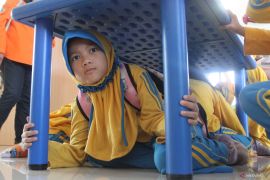 Simulasi kesiagaan bencana gempa di Paud Malang