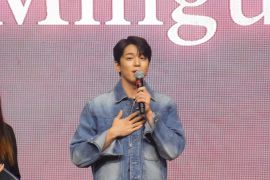 Perdana ke Indonesia, Kim Mingue pakai batik hingga cicip es cincau