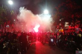 Suporter harapkan gelar juara Liga 1 di ulang tahun Persebaya