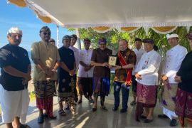 Ketua DPD temui masyarakat Buleleng bicara bandara