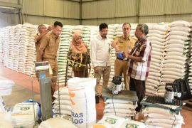 Bengkalis cek ketersedian beras di Bulog jelang Idul Adha
