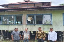 Anggota DPRD Kotabaru kunjungi Masjid tertua Desa Tanjung Selayar