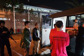 Kemenkumham Jatim pindahkan 40 napi risiko tinggi ke Nusakambangan