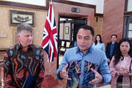 Pemkot Surabaya dan Kedubes Inggris bahas pelatihan sepak bola di Liverpool