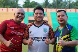 Ketua DPRD HSS sumbang satu gol saat laga lawan Polres HSS