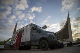 Campervan internasional tiba di Padang