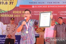 Dirikan 3.507 butir telur, festival Pasir Padi jilid 3 Pangkalpinang pecahkan rekor MURI