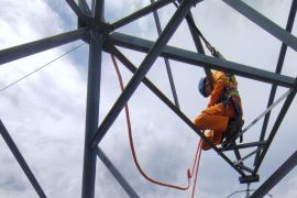 PLN UPK Maluku inspeksi jaringan transmisi pastikan keandalan  sistem