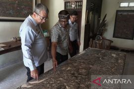 Kemenkumham dampingi seniman daftar Haki lukisan tradisional Gianyar