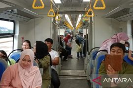 Berwisata dengan kereta api jadi pilihan saat liburan sekolah