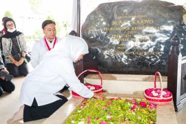 Khofifah minta pemuda teladani perjuangan Bung Karno