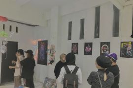 Pemuda   seniman Maluku gelar pameran karya seni dari  sampah