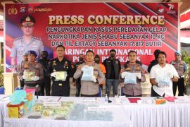 Pemuda belasan tahun di Bengkalis jadi kurir sabu10 kg dan 17.817 pil ekstasi