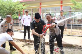 Polres OKU sulap motor bekas menjadi alat pemadam karhutla