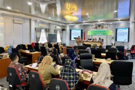 Dispersip Kalsel bina perpustakaan di daerah