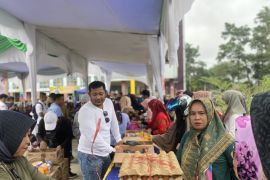 Masyarakat serbu Gerakan Pangan Murah di Tembilahan