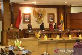 Koster: Pencabutan bebas visa dan masalah rabies tak pengaruhi pariwisata