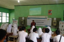 "Goes to school", PLN ajak ratusan siswa di Sijunjung peduli keselamatan ketenagalistrikan