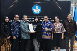 Sosok - Perjuangan Diana Ramatillah meraih guru besar pada usia 36 tahun