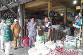 Sekda tinjau sejumlah pasar di Kuala Tungkal jelang Hari Raya Idul Adha 1444 H