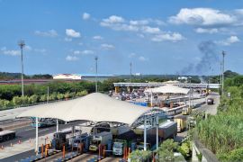 45.806 kendaraan keluar Jabodetabek melalui GT Cikatama sejak Selasa malam