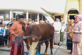 Bupati Jember sebut Idul Adha momentum berbagi