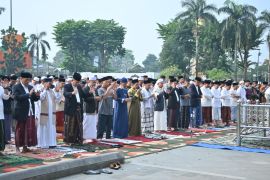 Wakil Wali Kota Jambi shalat Idul Adha di Balaikota bersama masyarakat