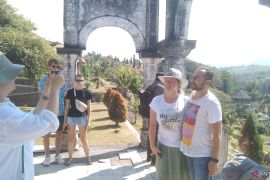 Tarif sewa kendaraan di Bali naik 15 persen saat libur Idul Adha