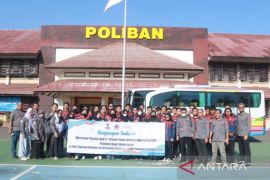 Mahasiswa Poliban ditempa wawasan lewat program kunjungan industri