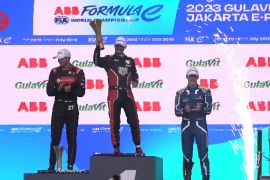 Pascal Wehrlein menang di race 1 Formula E Jakarta