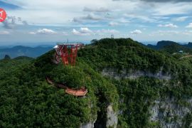 Kunjungan wisatawan mancanegara ke  Zhangjiajie melonjak