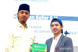 Wako Erman Safar terima Penghargaan Inovatif Leader dari Universitas Mohammad Natsir