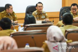 Pemkab Bekasi tagih wajib pajak usaha ilegal optimalkan pendapatan