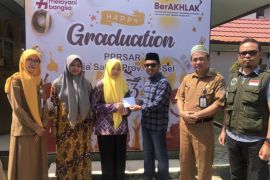 Anak binaan LKSA Al-Tamar terima bantuan uang saku pendidikan