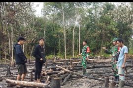 Prajurit Kodim 0403/OKU patroli titik panas  antisipasi karhutla