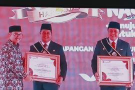 Gubernur Sumsel dan Bupati Banyuasin peroleh penghargaan Bapak Asuh Anak Stunting