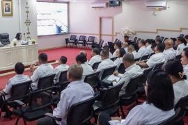 Pemkot Ambon minta Bulog siapkan kios pengendali di Pasar  Mardika